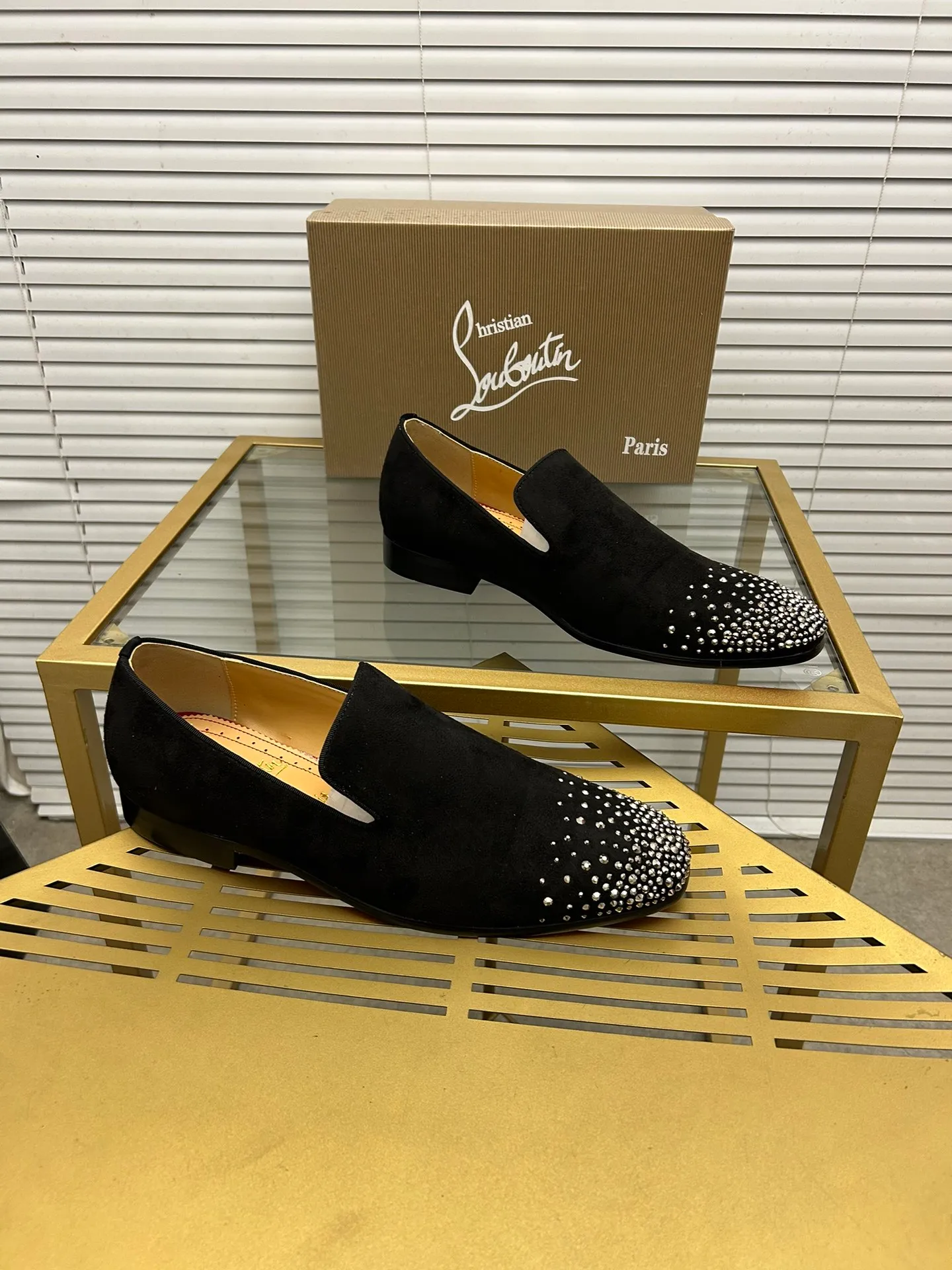 (Customized model) Ex-factory price is 520. christian louboutin (CL red sole shoes) counter series, casual sneakers for couples 📢 📢 📢 Exclusive hot style release 🎈🎈💪 Movable latex feet 👻 Finished outsole line [Proud] 😝Female 35-40# Male 38#-46, global supply😝 [Top version]: Original imported genuine leather upper, top original leather lining, original molded TPU outsole, original 1:1 detail processing, original shoe last,